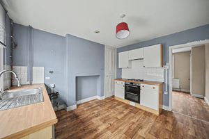 Breakfast Kitchen, Walk in pantry- click for photo gallery